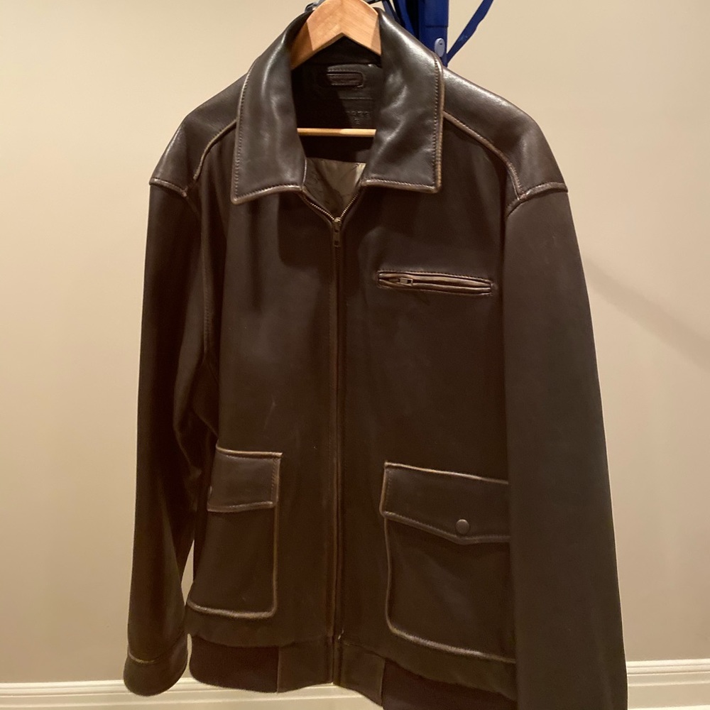 Roundtree Yorke Lambskin Leather Bomber Jacket